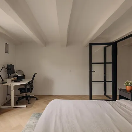 Art Escape Apartment In Amsterdam